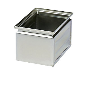 Stapelkasten aus Stahlblech, Volumen ca. 3,6 l, verzinkt.